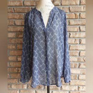Banana Republic Long Sleeve Career Ware Blouse.